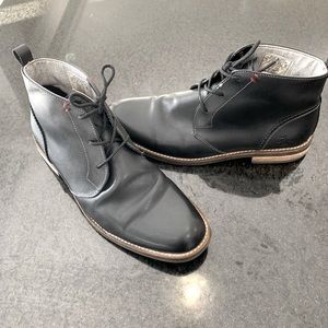 Mens Original Penguin black leather boots great condition.